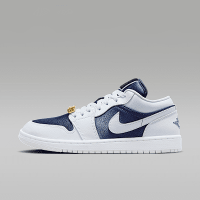 （お得な特別割引価格） Jordan Air 1 ID Nike Shoes. Women's SE Low 靴